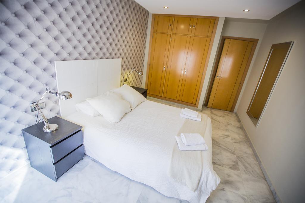 Ab Apartamentos Reding Málaga Extérieur photo