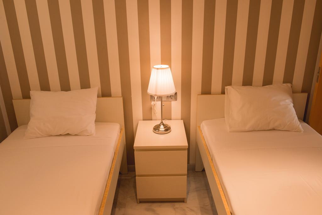 Ab Apartamentos Reding Málaga Chambre photo